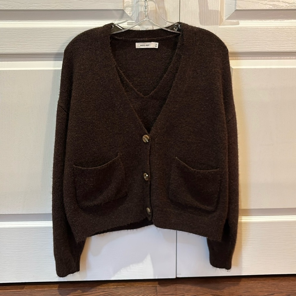 Mod Ref 2 piece cardigan and cropped tank set. Size medium.